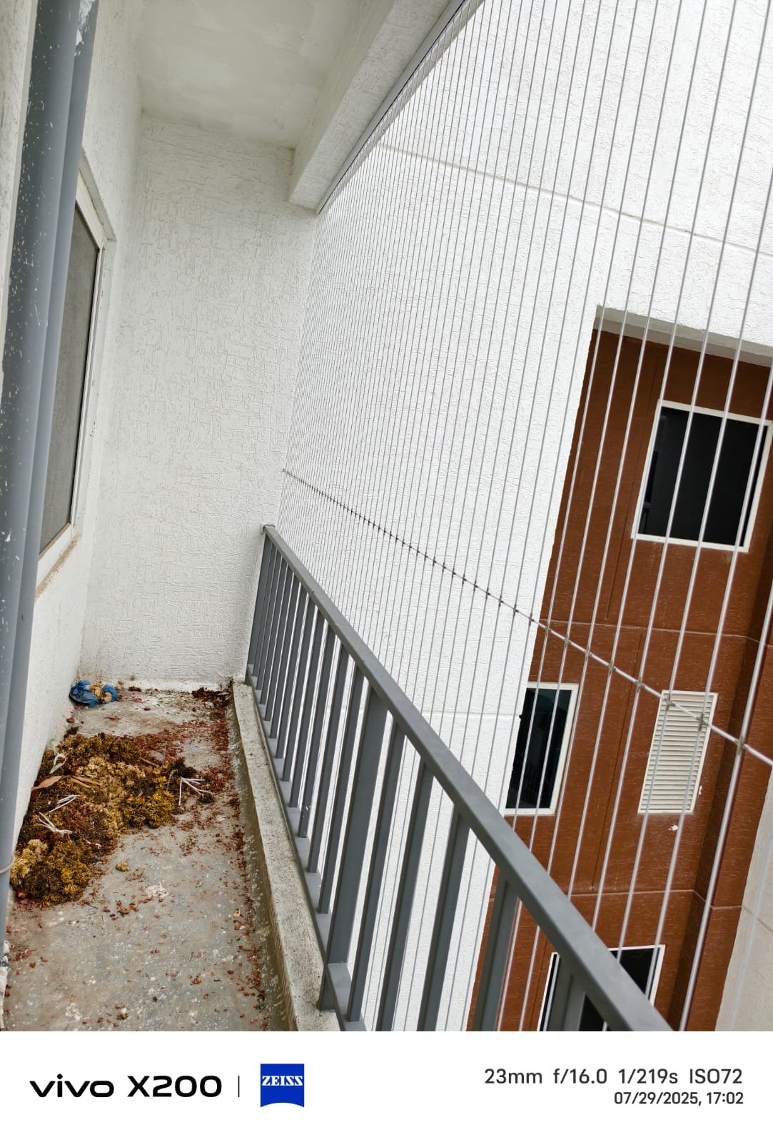 Apartment Invisible Grills